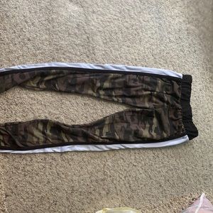 Leggings, Joggers.